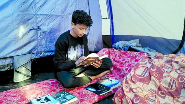 «أشلاء».. رواية لطفل فلسطيني من خيمة نزوح