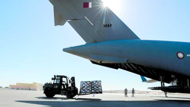 طائرة مساعدات قطرية تصل العريش لدعم غزة