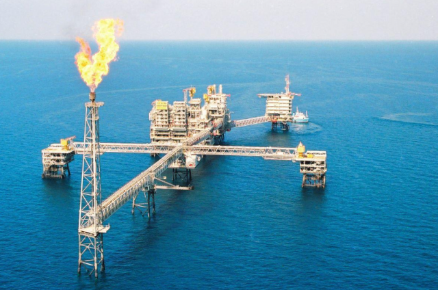 قطر تتربع على عرش إنتاج الغاز الطبيعي المسال وتسويقه