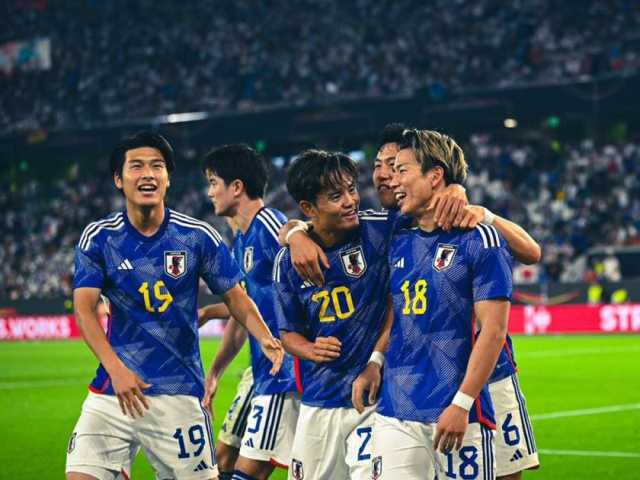 كأس آسيا قطر 2023: بعثة المنتخب الياباني تصل الدوحة تأهبا للبطولة القارية