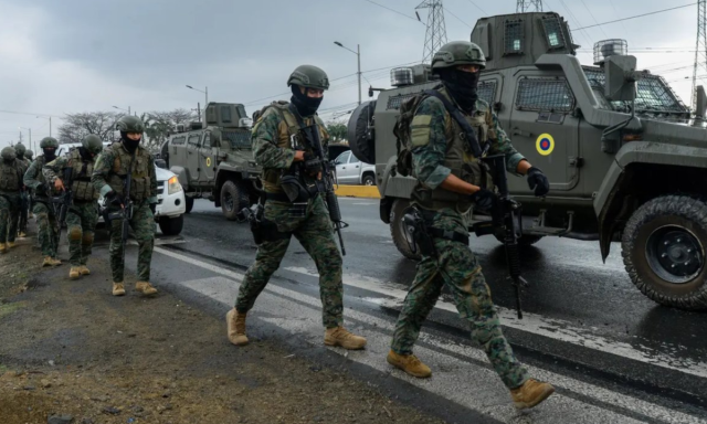 الرئيس الإكوادوري يعلن حالة الطوارئ وسط أزمة أمنية