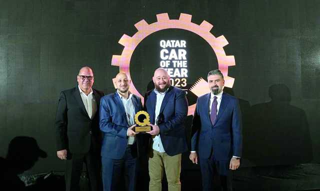 شركة قطر للسيارات تتسلم جائزة «أفضل مركبة رياضية متعدد المهام متوسطة الحجم»