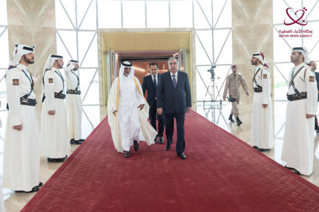 رئيس طاجيكستان يصل إلى الدوحة