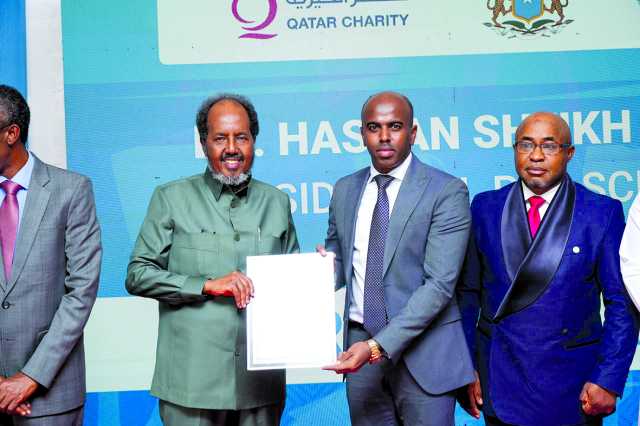 الرئيس الصومالي يُكرّم قطر الخيرية