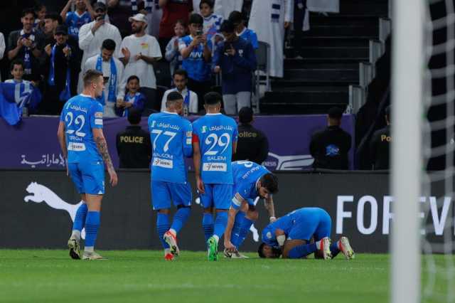 الهلال يعبر الأخدود بالثلاثة