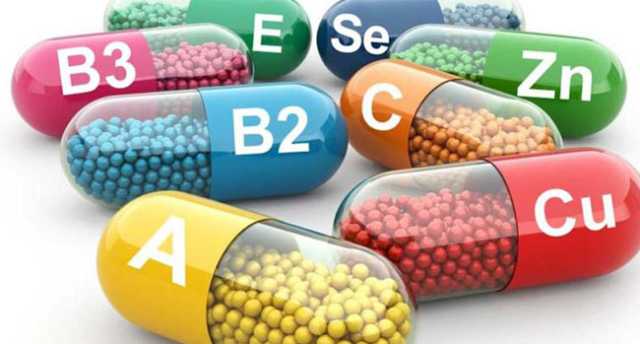 بعضها يربك نتائج تحاليل الدم.. مختصون يحذرون من التناول العشوائي للمكملات والفيتامينات