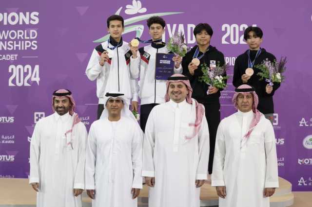 فهد بن جلوي يتوج الفائزين في بطولة العالم للمبارزة