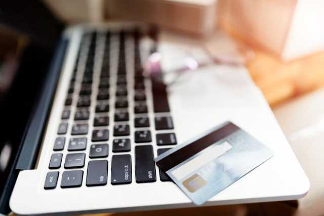ارتفاع أعداد المستهلكين السعوديين عبر الإنترنت بنسبة 180%