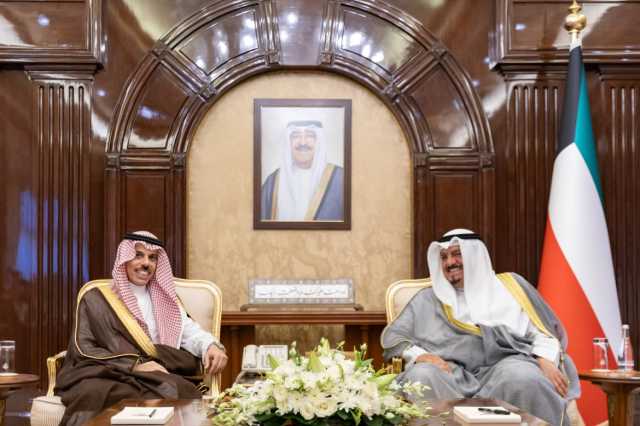 رئيس مجلس الوزراء بدولة الكويت يستقبل سمو وزير الخارجية