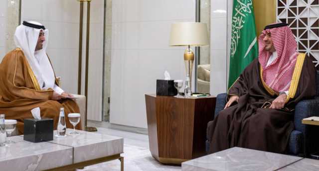 الأمير عبدالعزيز بن سعود يستقبل سفير قطر