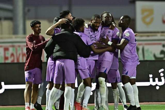 شاهد| الخلود يتغلب على الرياض في ” روشن”