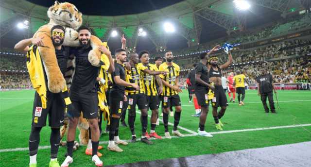 الاتحاد يدك شباك الهلال برباعية