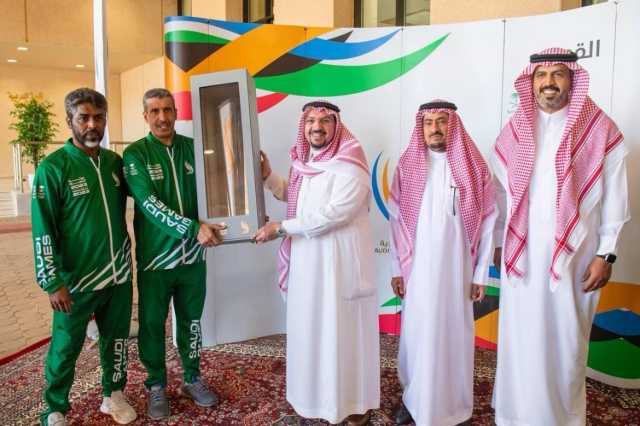  أمير منطقة القصيم يستقبل شعلة دورة الألعاب السعودية 2023