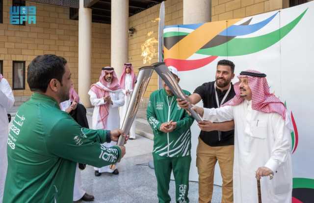 أمير الرياض يتسلم شعلة “الألعاب السعودية 2023”