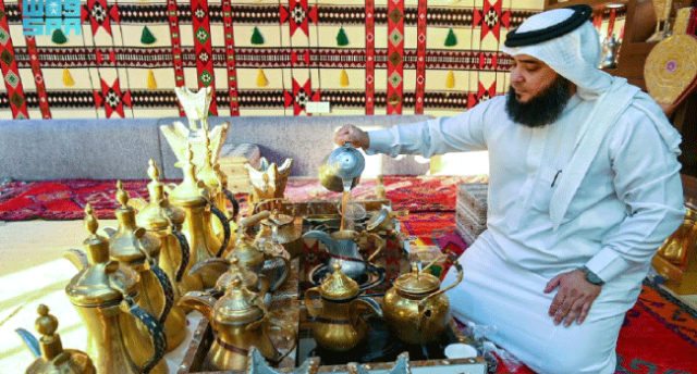 «الشبة».. إرث شمالي يجمع الأجيال على القهوة والشعر