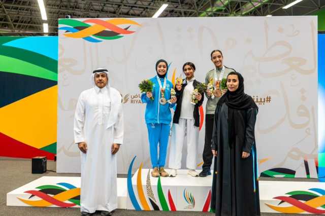 الأميرة دليّل تتوج الفائزات في طاولة البارالمبية والمبارزة بدورة الألعاب السعودية