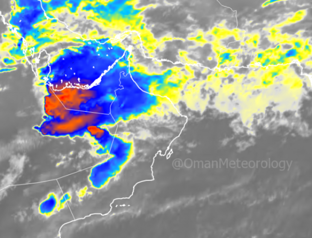 خلايا رعدية بأجواء ظفار والوسطى.. وأمطار مرتقبة على 5 محافظات