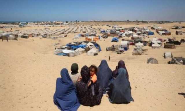 'صرنا نضيق الأواعي'.. المجاعة في غزة تدفع الفلسطينيين لتضييق ملابسهم!