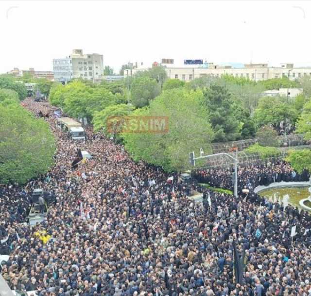 بالفيديو.. حشود هائلة في مراسم تشييع الرئيس الإيراني الراحل