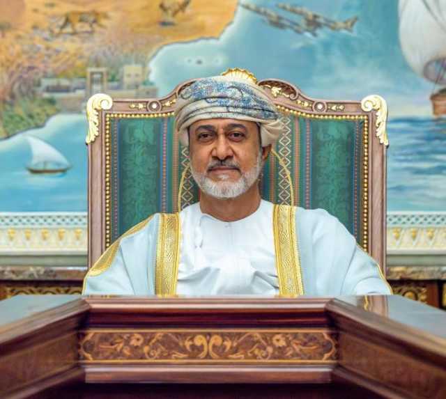 بالصور.. جلالة السلطان يترأس اجتماع مجلس الوزراء بقصر البركة العامر