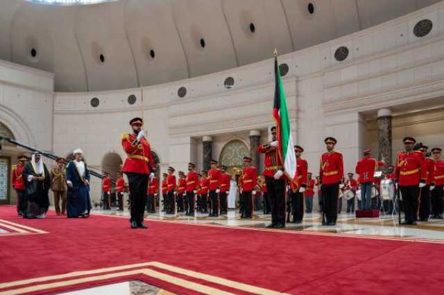 أمير الكويت يقيم مأدبة عشاء رسمية على شرف جلالة السلطان