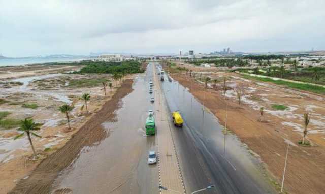 هطول أمطار وجريان الأودية والشعاب في ظفار