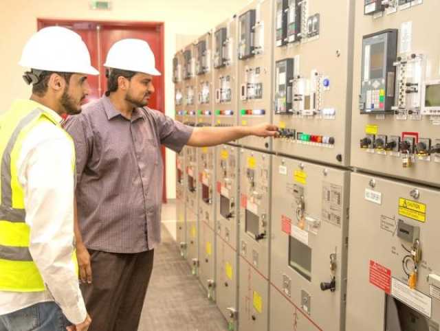 'نماء' تدشن محطات التوزيع الرئيسية للكهرباء في مناطق مختلفة بظفار