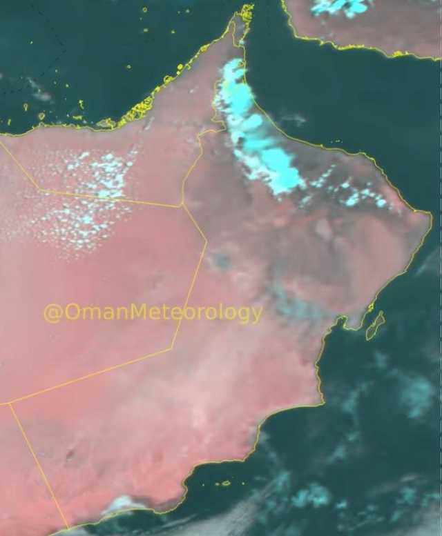 سحب ركامية وأمطار رعدية متفرقة على جبال الحجر