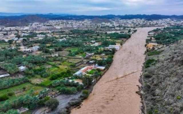 تنبيه بغزارة الأمطار.. تعرف على آخر الحالة الجوية بالسلطنة