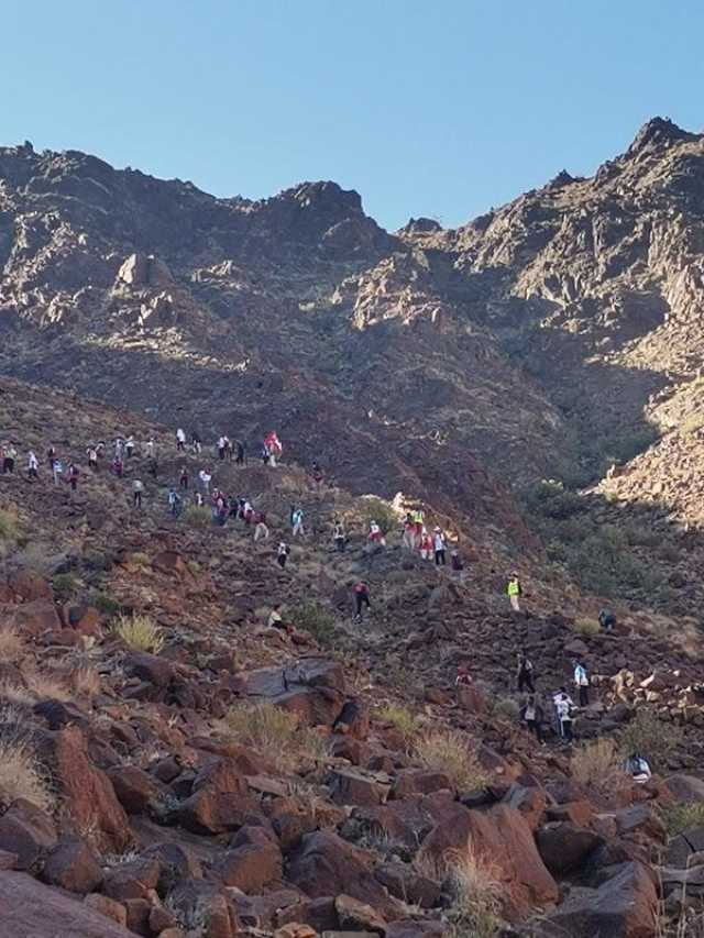 فريق البواسل للمغامرات الجبلية ينظم مساراً جبلياً بولاية سمائل