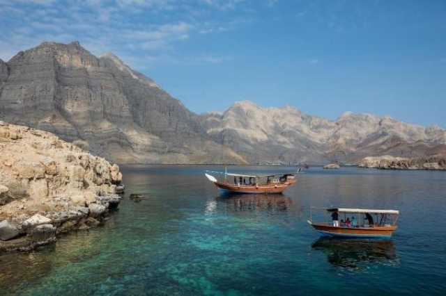 مسندم.. لؤلؤة الشمال النابضة بالحياة والوجهة السياحية الأفضل للباحثين عن سحر الطبيعة والمغامرات