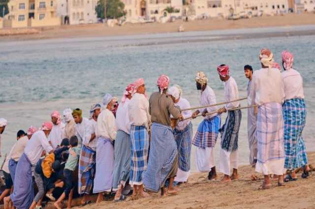 عروض مبهرة وفعاليات استثنائية بمهرجان صور البحري