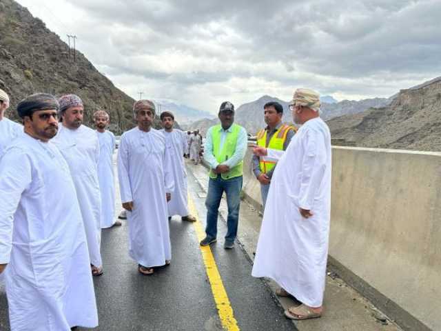 محافظ جنوب الباطنة يتفقد الاستعدادات للحالة الجوية 'منخفض الوبل'