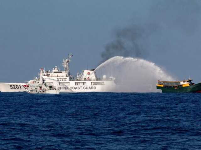 الصين تحذر الفلبين بعد تفاقم التوترات بين خفر السواحل في البلدين