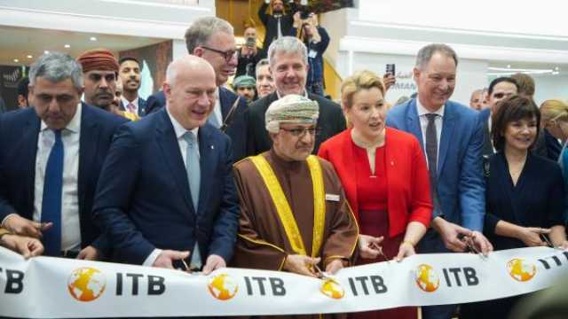 عمدة برلين يقص شريط افتتاح جناح سلطنة عُمان في 'بورصة برلين للسياحة'