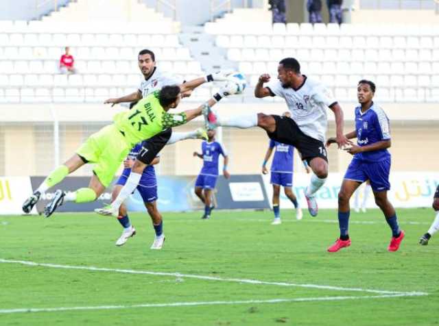 صور وظفار يدشنان مباريات الأسبوع الثالث عشر من 'دوري عمانتل'