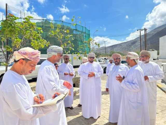 مناقشة تطوير المواقع السياحية في جنوب الباطنة