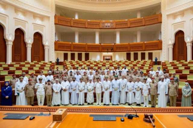 وفد من كلية الدفاع الوطني يتعرف على اختصاصات مجلس الشورى