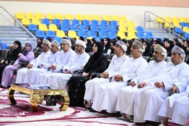 توزيع الشهادات على خريجي 'معهد التدريب المهني للمعلمين' في الظاهرة