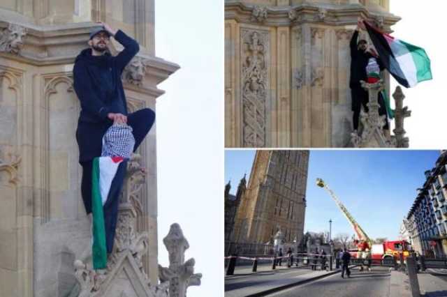 بالفيديو والصور.. رجل يتسلق برج بيج بن في لندن ويلوح بعلم فلسطين