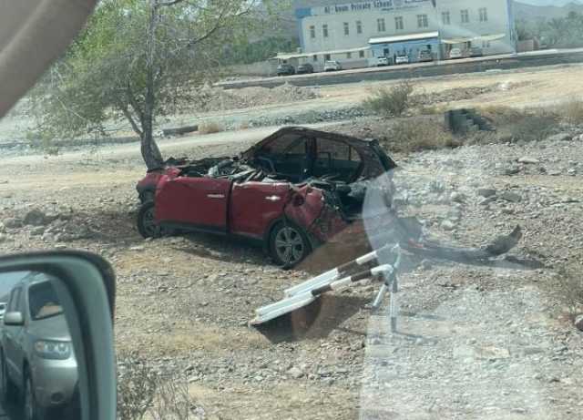 'الرؤية' نبهت لخطورة هذا الطريق.. وفاة مواطنة في حادث سير أليم بولاية الرستاق