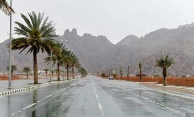تأثيرات المنخفض الجوي.. توقعات بأمطار متفاوتة الغزارة علي مسندم وجبال الحجر وسواحل بحر عمان