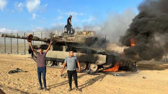 ثمنها 7 ملايين وكلفة تدميرها 500 دولار.. ماذا تعرف عن الدبابة الإسرائيلية ميركافا (فيديو)؟