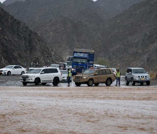 بالفيديو.. هطول أمطار متفاوتة الغزارة على عدد من الولايات