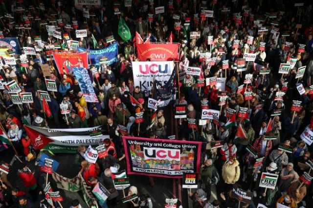 الآلاف يتظاهرون في لندن تنديدا بالحرب الإسرائيلية على غزة