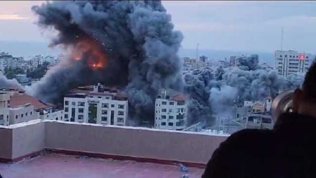 قوات الاحتلال الإسرائيلي تقصف الكنيسة الأرثوذكسية في غزة