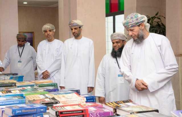 افتتاح معرض الكتب المستعملة في جامعة السلطان قابوس