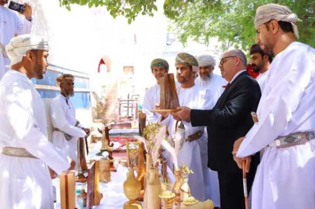 وفد من منظمة الصحة العالمية يزور قرية واد الصحية بجنوب الشرقية