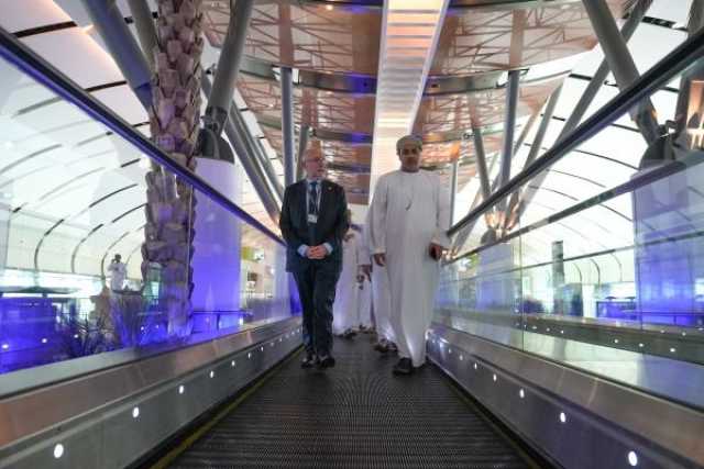 رئيس 'الإيكاو' يتعرف على مرافق مطار مسقط الدولي.. ويُشيد بتطور قطاع الطيران