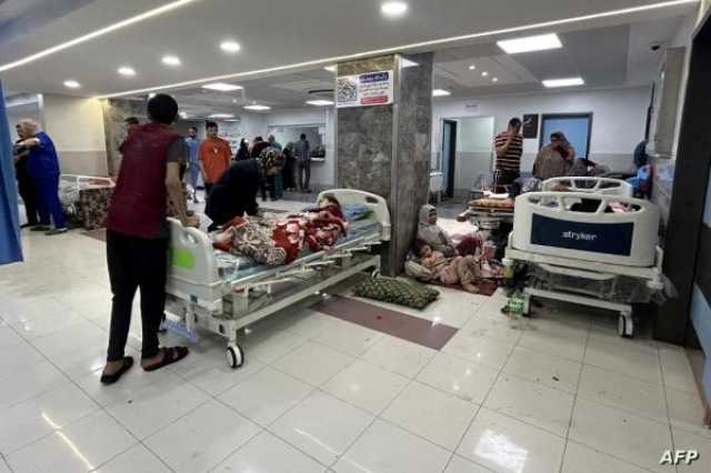 العالقون في مستشفى الشفاء بغزة يعتزمون بدء دفن الجثث داخل المجمع